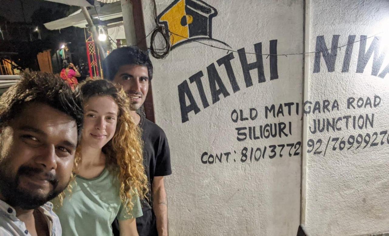 Atathi Niwas Guest House For Backpackers And Travellers Силигури Экстерьер фото