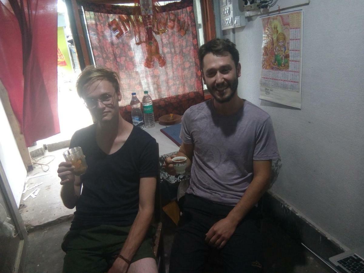 Atathi Niwas Guest House For Backpackers And Travellers Силигури Экстерьер фото