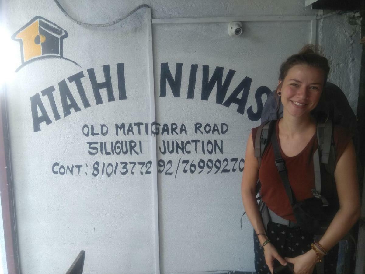 Atathi Niwas Guest House For Backpackers And Travellers Силигури Экстерьер фото