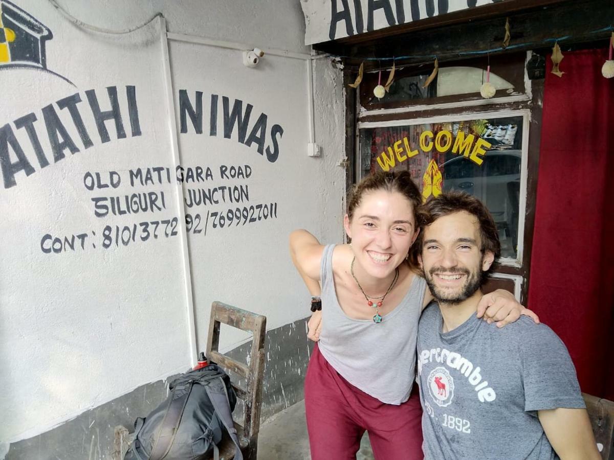 Atathi Niwas Guest House For Backpackers And Travellers Силигури Экстерьер фото